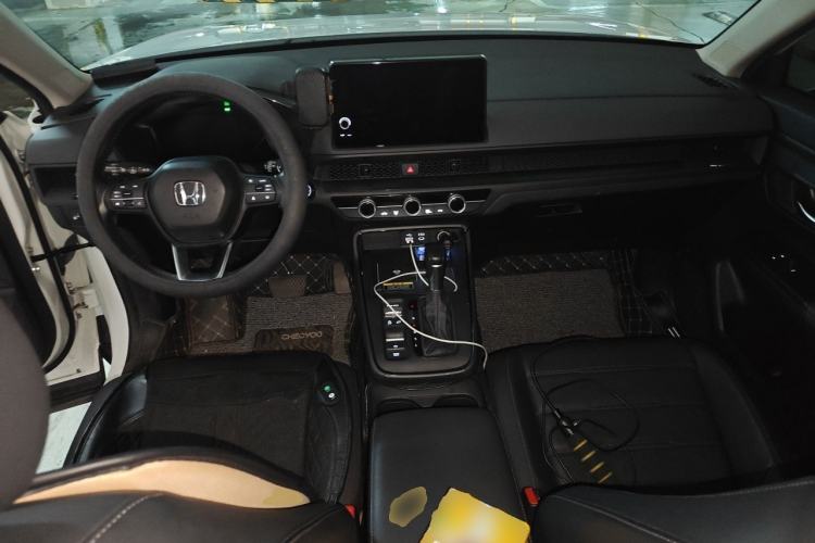 Used Honda CR-V 2023 240TURBO Two-Wheel Drive FENGSHANG Edition 5 Seats Center Console