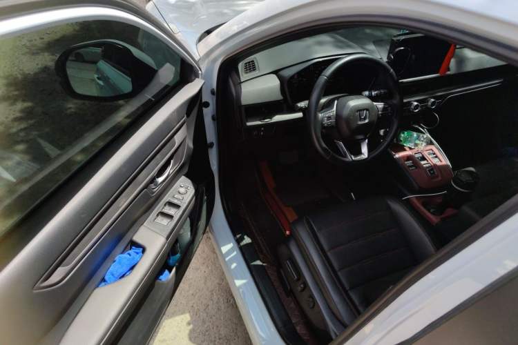 Used Honda CR-V 2023 2.0L eHEV Two-Wheel Drive Smart Edition Driver Seat