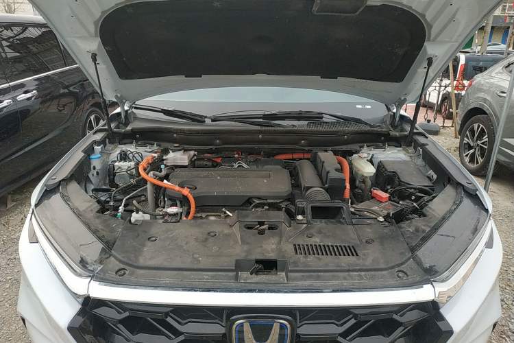 Used Honda CR-V 2023 2.0L eHEV Two-Wheel Drive Smart Edition Engine Bay