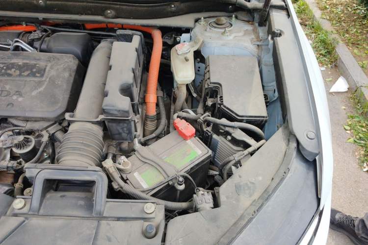 Used Honda CR-V 2023 2.0L eHEV Two-Wheel Drive Smart Edition Engine Bay Left