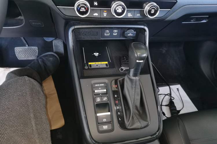 Used Honda CR-V 2023 240TURBO Two-Wheel Drive FENGSHANG Edition 5 Seats Gear Lever