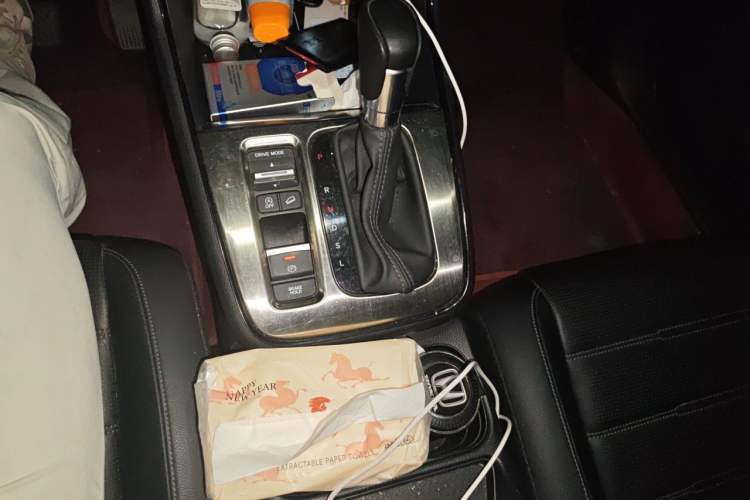 Used Honda CR-V 2023 240TURBO Two-Wheel Drive FENGSHANG Edition 5 Seats Gear Lever