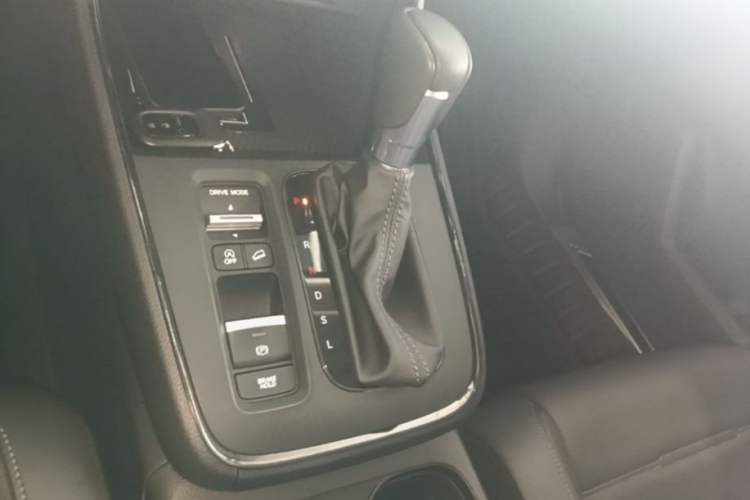 Used Honda CR-V 2023 240TURBO Two-Wheel Drive Smart Edition 5 Seats Gear Lever