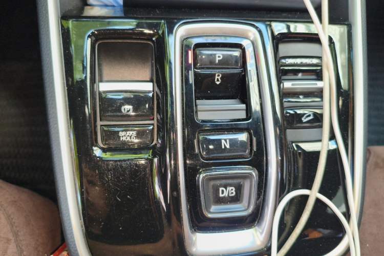 Used Honda CR-V 2023 2.0L eHEV Two-Wheel Drive Smart Brilliance Edition Gear Lever