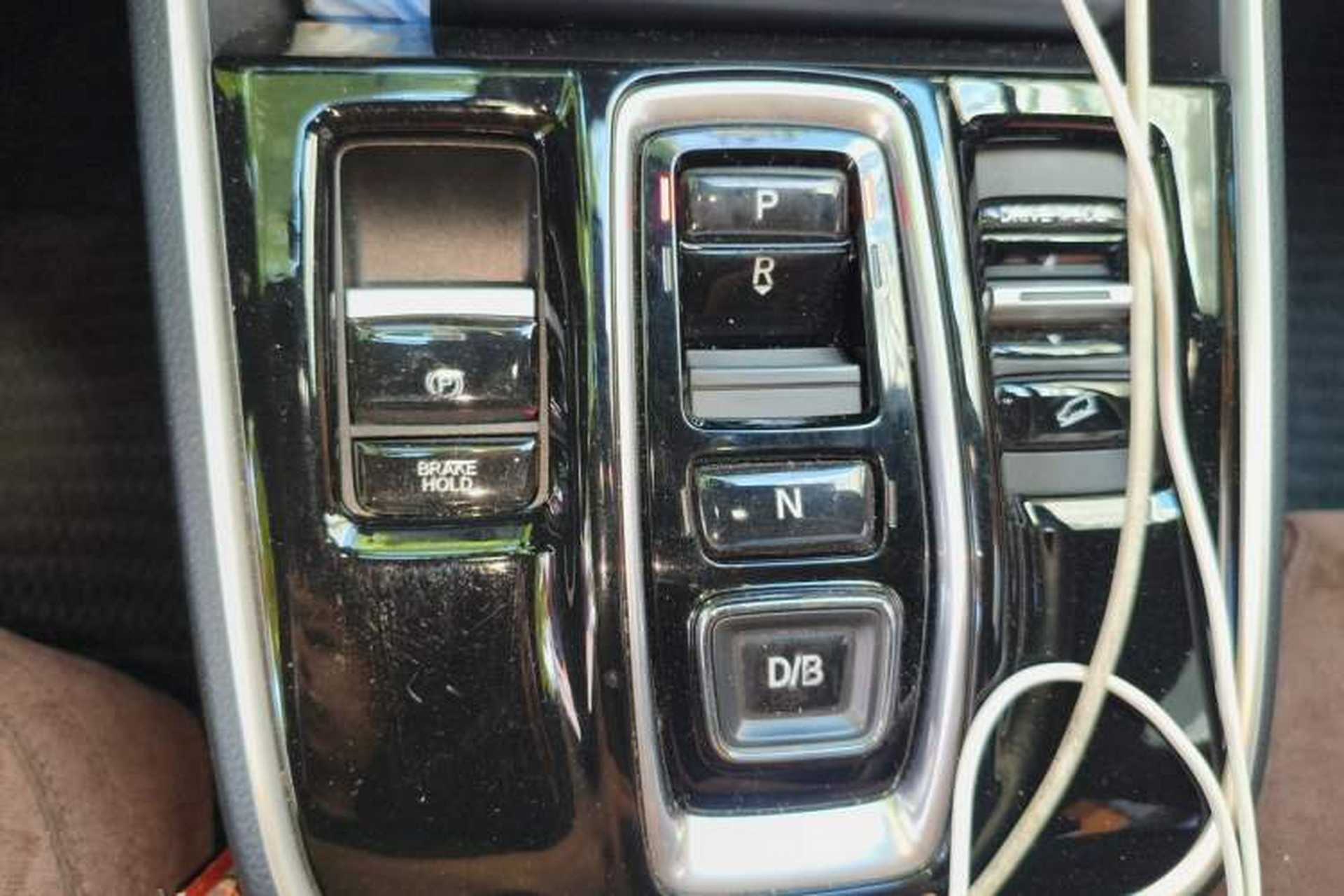 Used Honda CR-V 2023 2.0L eHEV Two-Wheel Drive Smart Brilliance Edition Gear Lever
