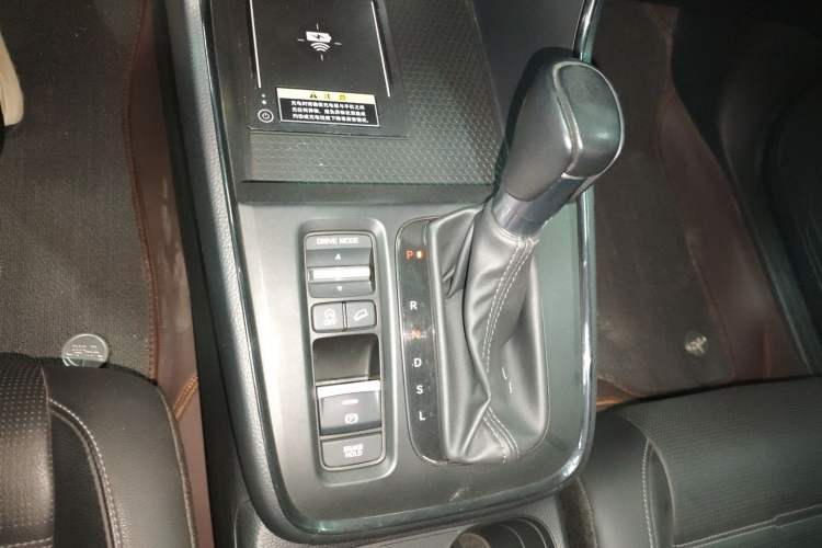 Used Honda CR-V 2023 240TURBO Two-Wheel Drive FENGSHANG Edition 5 Seats Gear Lever