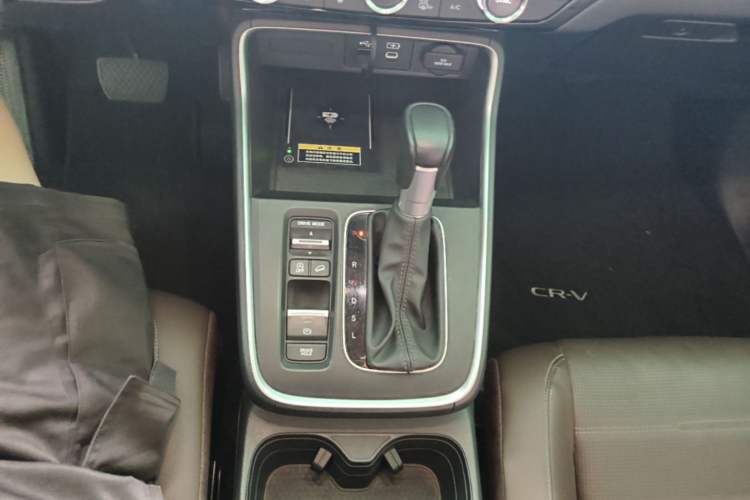 Used Honda CR-V 2023 240TURBO Two-Wheel Drive Deluxe Edition 7 Seats Gear Lever