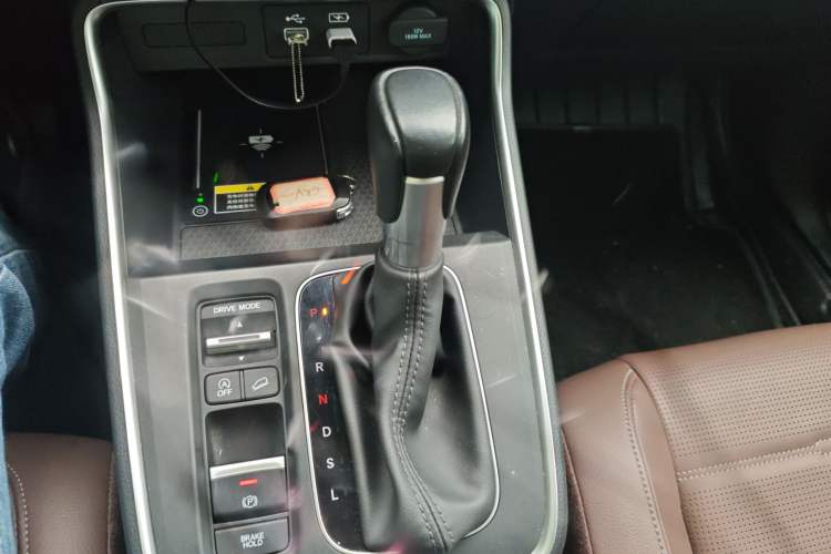 Used Honda CR-V 2023 240TURBO Two-Wheel Drive Deluxe Edition 7 Seats Gear Lever
