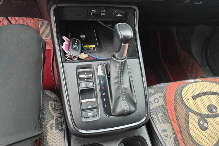Used Honda CR-V 2023 240TURBO Two-Wheel Drive FENGSHANG Edition 5 Seats Gear Lever