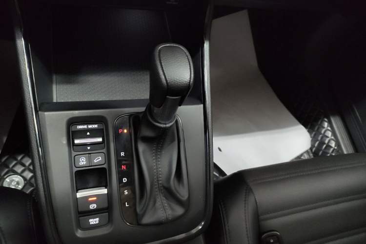 Used Honda CR-V 2023 240TURBO Two-Wheel Drive Active Version 5 Seats Gear Lever