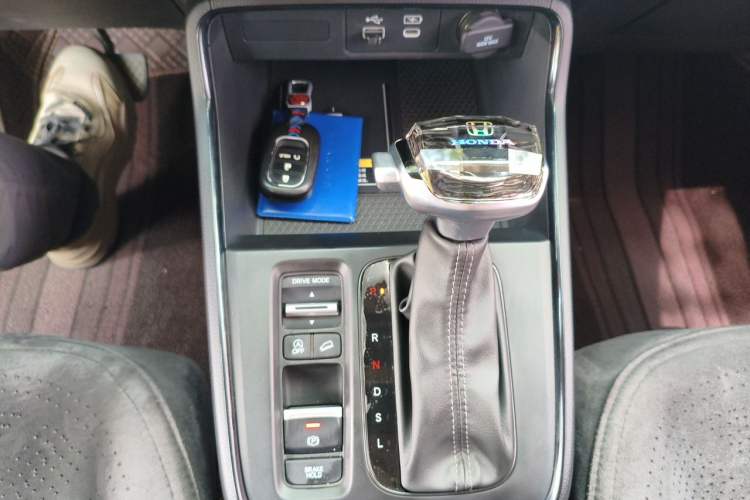 Used Honda CR-V 2023 240TURBO Two-Wheel Drive FENGSHANG Edition 5 Seats Gear Lever