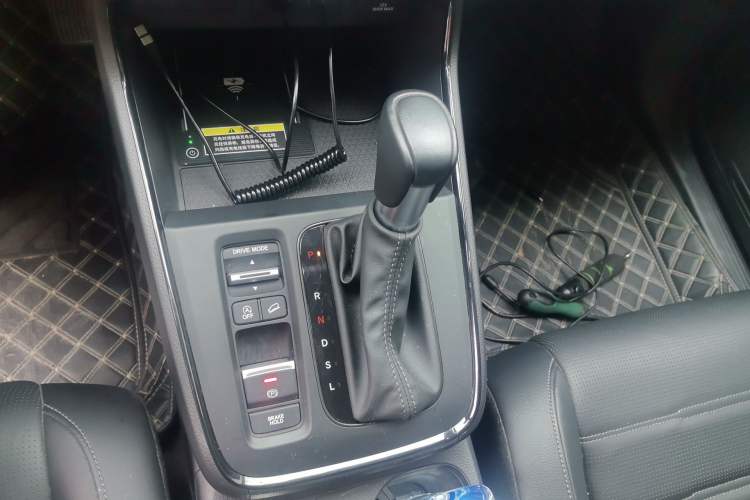 Used Honda CR-V 2023 240TURBO Two-Wheel Drive Smart Edition 5 Seats Gear Lever