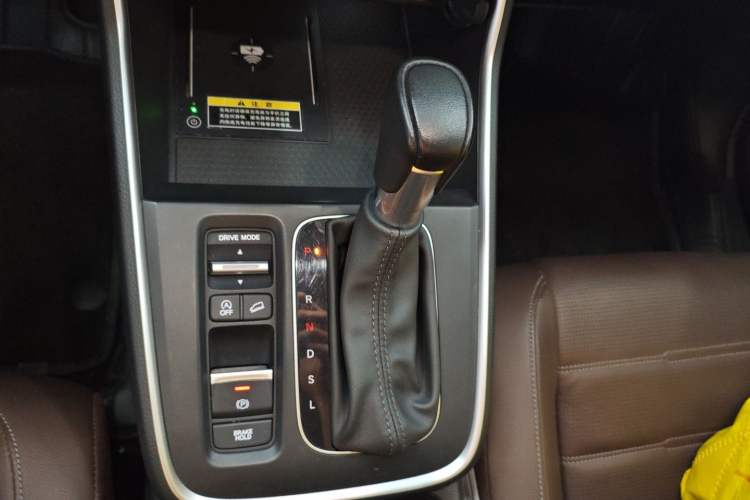 Used Honda CR-V 2023 240TURBO Two-Wheel Drive Deluxe Edition 7 Seats Gear Lever