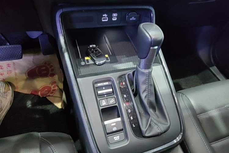 Used Honda CR-V 2023 240TURBO Two-Wheel Drive FENGSHANG Edition 5 Seats Gear Lever