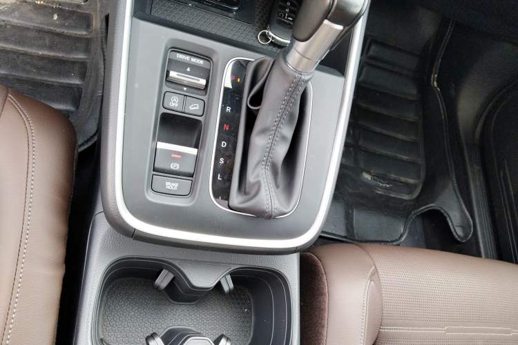 Used Honda CR-V 2023 240TURBO Two-Wheel Drive Deluxe Edition 7 Seats Gear Lever