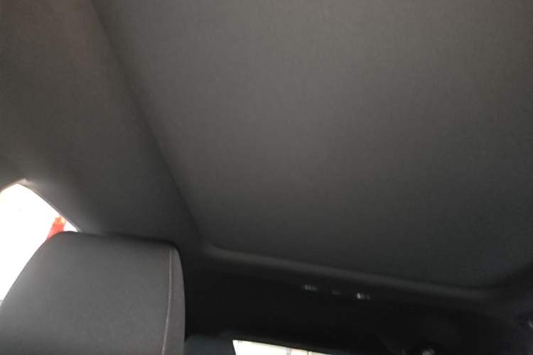 Used Honda CR-V 2023 2.0L eHEV Two-Wheel Drive Smart Edition Headliner