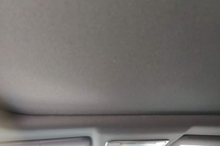 Used Honda CR-V 2023 2.0L eHEV Two-Wheel Drive Smart Edition Headliner