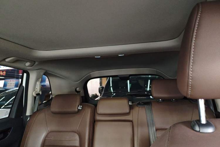 Used Honda CR-V 2023 240TURBO Two-Wheel Drive Deluxe Edition 7 Seats Headliner