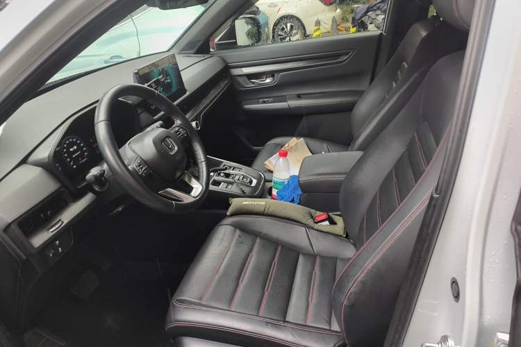 Used Honda CR-V 2023 2.0L eHEV Two-Wheel Drive Smart Edition Left Front Seat