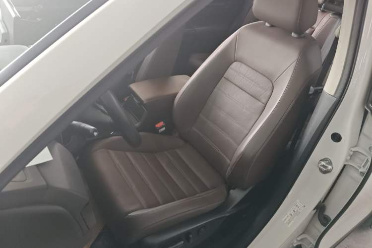 Used Honda CR-V 2023 240TURBO Two-Wheel Drive Deluxe Edition 7 Seats Left Front Seat