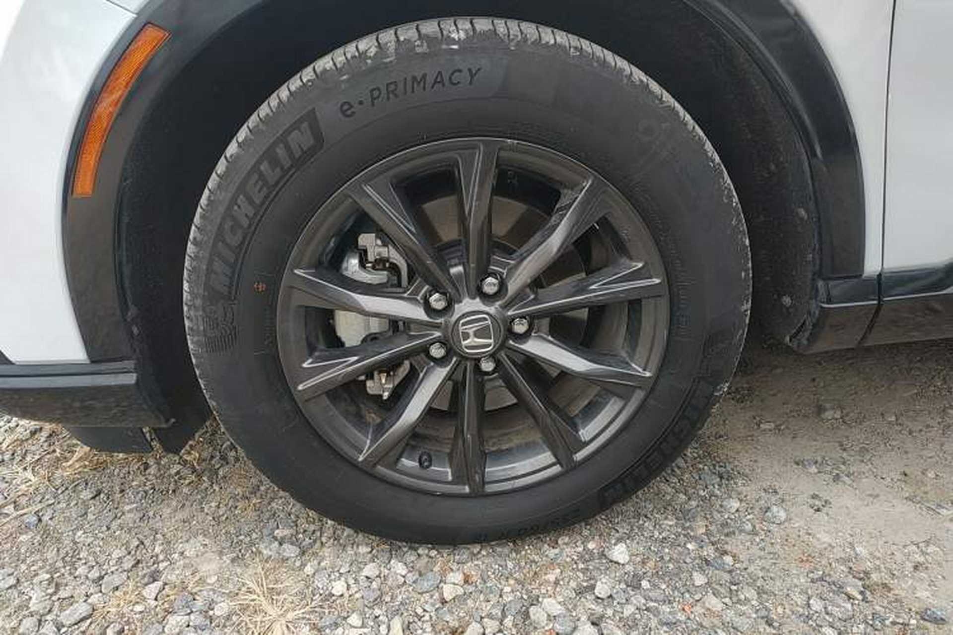 Used Honda CR-V 2023 2.0L eHEV Two-Wheel Drive Smart Edition Left Front Wheel Hub