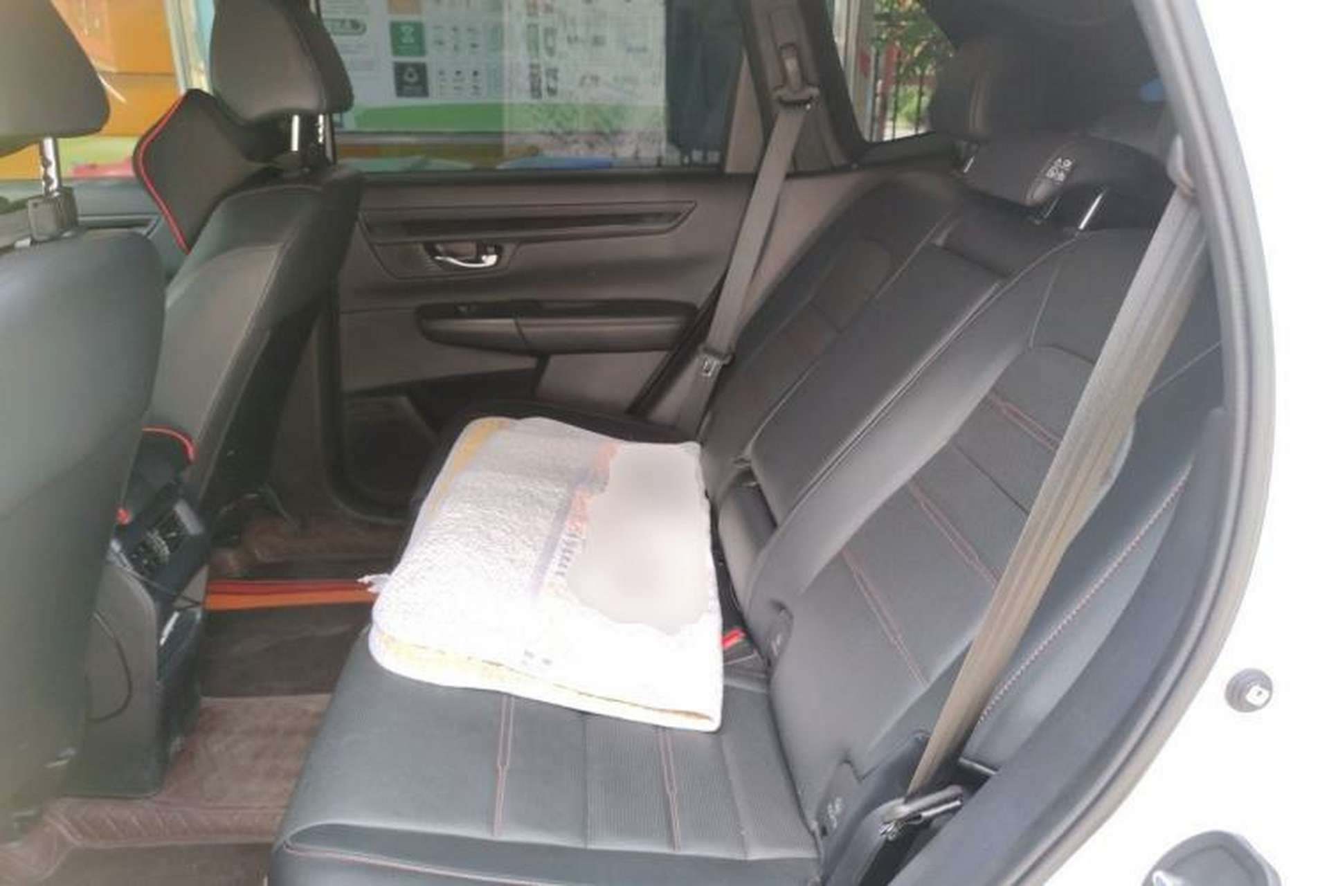 Used Honda CR-V 2023 2.0L eHEV Two-Wheel Drive Smart Edition Left Rear Seat