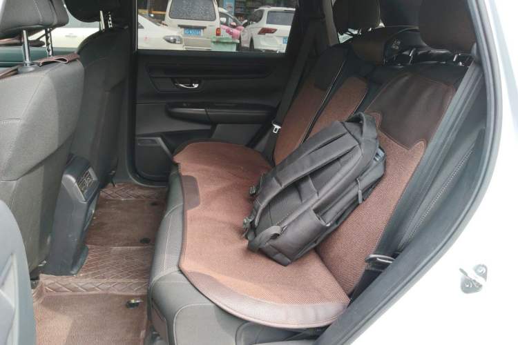 Used Honda CR-V 2023 2.0L eHEV Two-Wheel Drive Smart Edition Left Rear Seat
