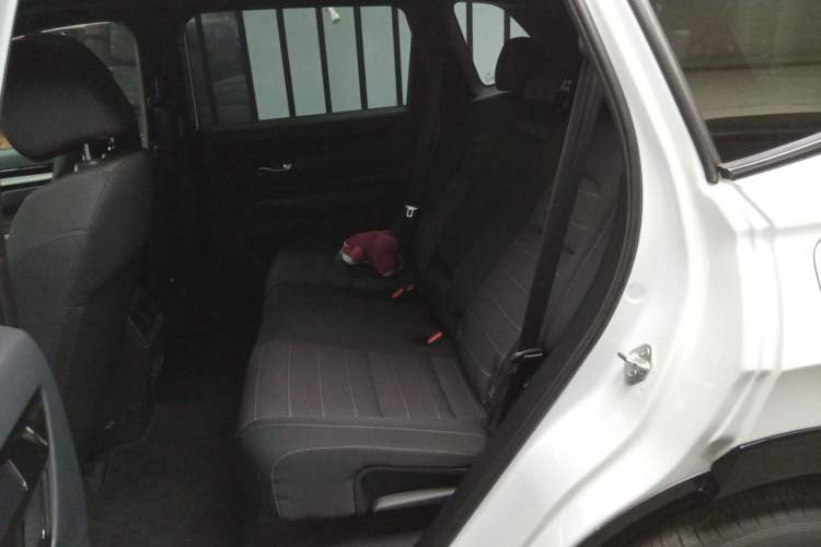 Used Honda CR-V 2023 2.0L eHEV Two-Wheel Drive Smart Edition Left Rear Seat