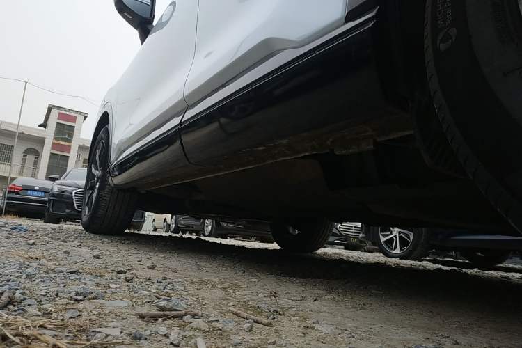Used Honda CR-V 2023 2.0L eHEV Two-Wheel Drive Smart Edition Left Side Sill