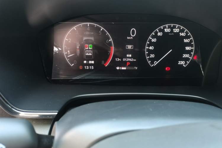 Used Honda CR-V 2023 240TURBO Two-Wheel Drive Active Version 5 Seats Odometer Close Up