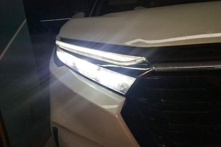 Used Honda CR-V 2023 240TURBO All-Wheel-Drive Premium Edition 5 Seats Right Front Headlight