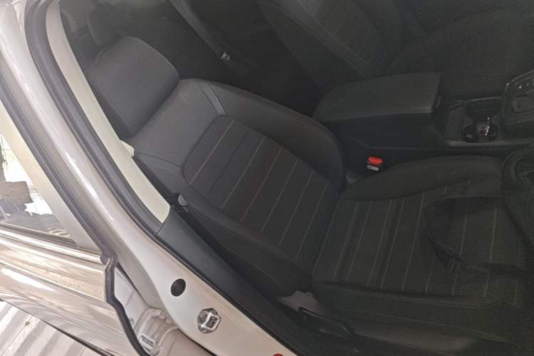 Used Honda CR-V 2023 240TURBO Two-Wheel Drive Active Version 5 Seats Right Front Seat