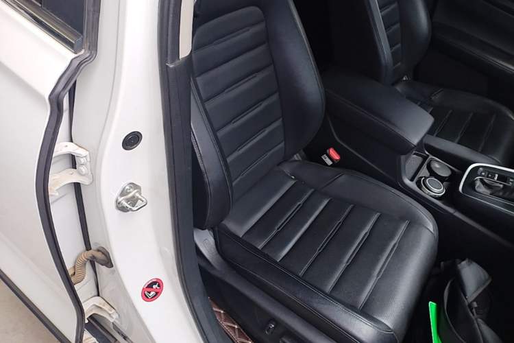 Used Honda CR-V 2023 240TURBO All-Wheel-Drive Premium Edition 5 Seats Right Front Seat