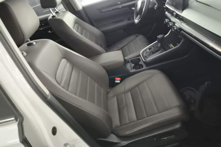 Used Honda CR-V 2023 240TURBO Two-Wheel Drive Deluxe Edition 7 Seats Right Front Seat