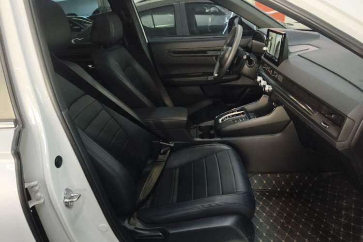 Used Honda CR-V 2023 2.0L eHEV Two-Wheel Drive Smart Edition Right Front Seat