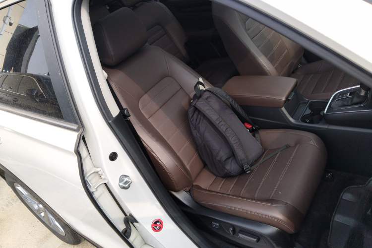 Used Honda CR-V 2023 240TURBO Two-Wheel Drive Deluxe Edition 7 Seats Right Front Seat