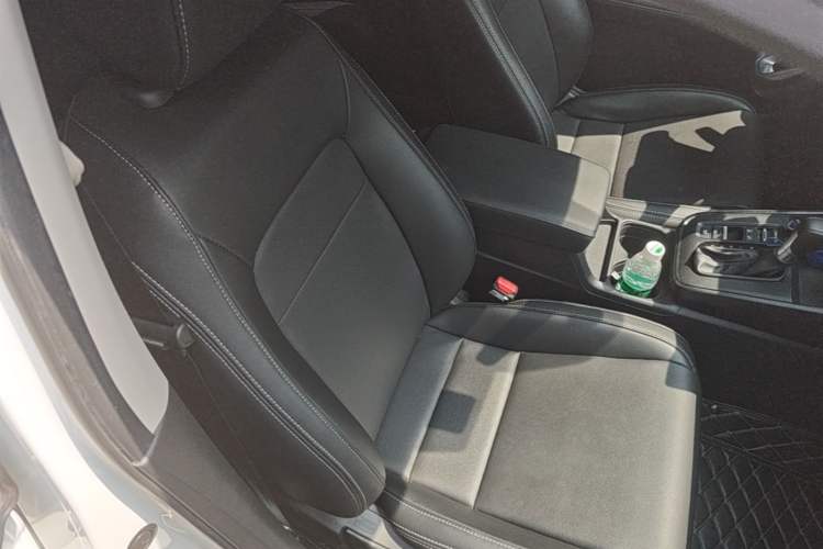 Used Honda CR-V 2023 240TURBO Two-Wheel Drive Active Version 5 Seats Right Front Seat