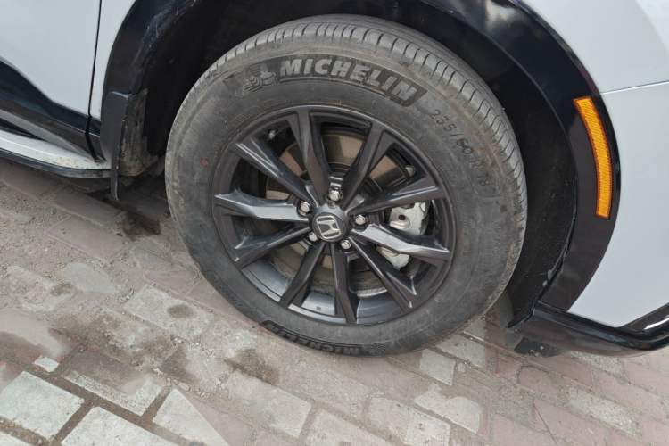Used Honda CR-V 2023 2.0L eHEV Two-Wheel Drive Smart Edition Right Front Wheel Hub