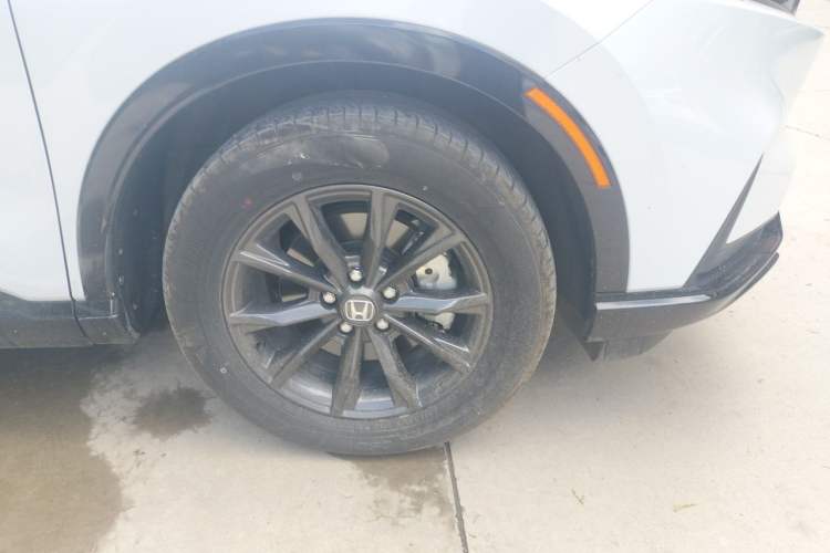 Used Honda CR-V 2023 2.0L eHEV Two-Wheel Drive Smart Edition Right Front Wheel Hub