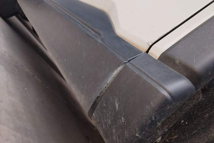 Used Honda CR-V 2023 240TURBO All-Wheel-Drive Premium Edition 5 Seats Right Side Sill