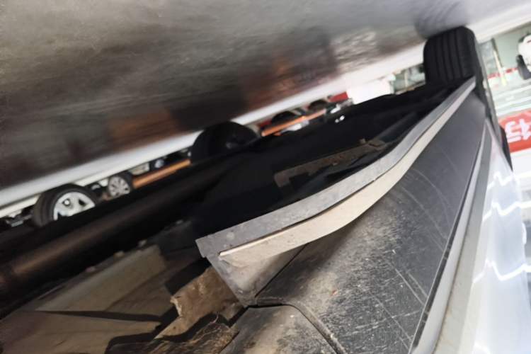 Used Honda CR-V 2023 2.0L eHEV Two-Wheel Drive Smart Edition Right Side Sill
