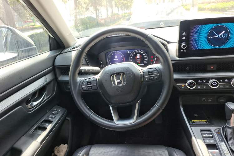 Used Honda CR-V 2023 240TURBO Two-Wheel Drive Smart Edition 5 Seats Steering Wheel