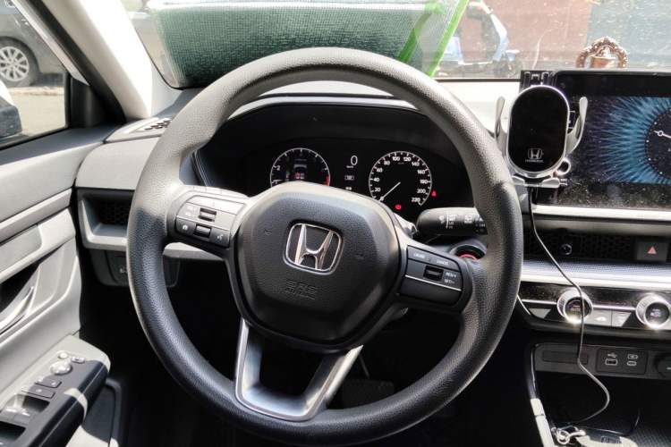 Used Honda CR-V 2023 240TURBO Two-Wheel Drive Active Version 5 Seats Steering Wheel