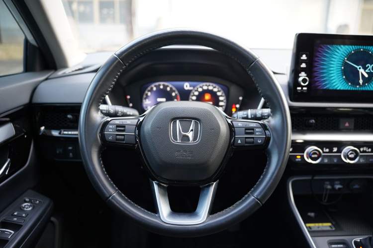 Used Honda CR-V 2023 240TURBO Two-Wheel Drive Deluxe Edition 7 Seats Steering Wheel