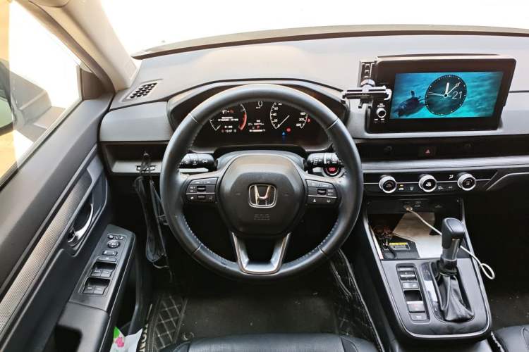 Used Honda CR-V 2023 240TURBO Two-Wheel Drive FENGSHANG Edition 5 Seats Steering Wheel