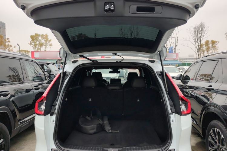 Used Honda CR-V 2023 2.0L eHEV Two-Wheel Drive Smart Edition Trunk
