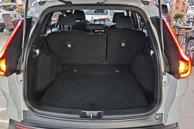 Used Honda CR-V 2023 2.0L eHEV Two-Wheel Drive Smart Edition Trunk