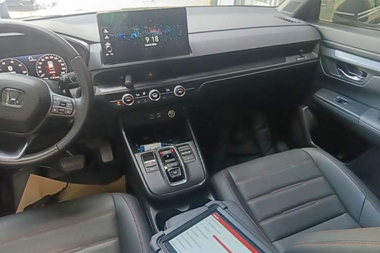 Used Honda CR-V 2024 2.0L eHEV Two-Wheel Drive Smart Edition Audio And AC Panel