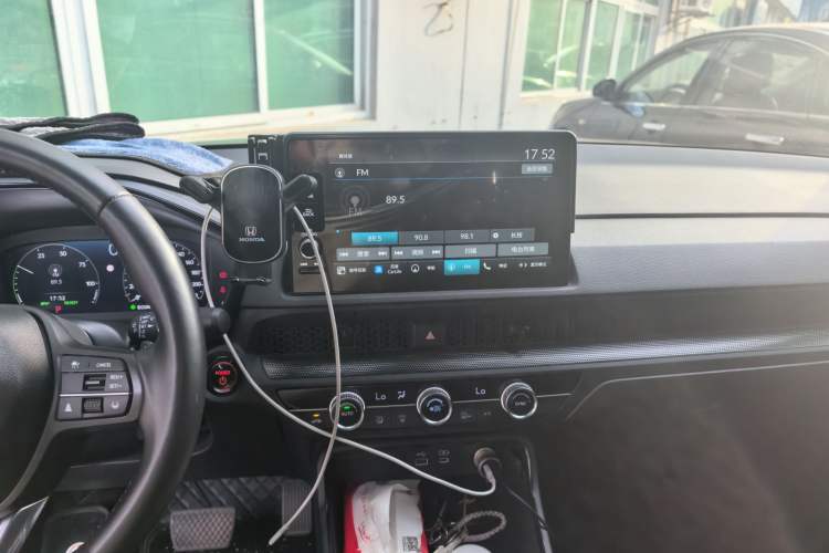 Used Honda CR-V 2024 2.0L eHEV Two-Wheel Drive Smart Edition Audio And AC Panel
