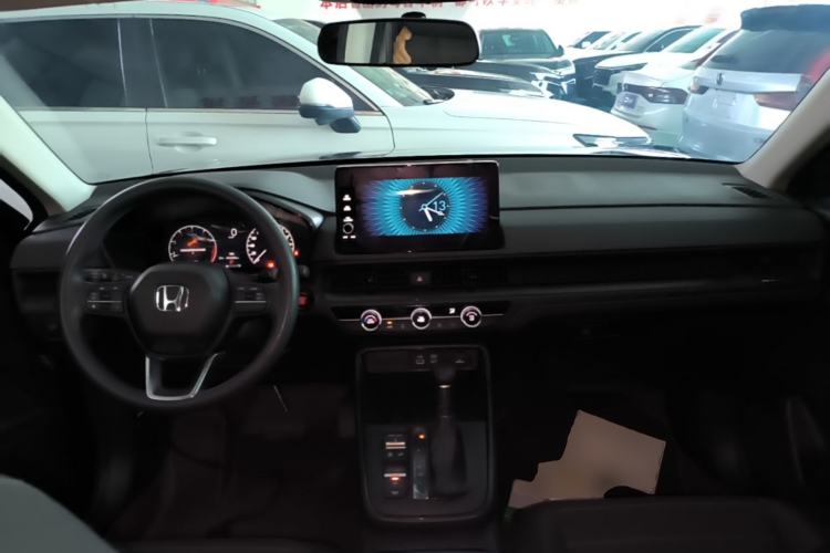 Used Honda CR-V 2024 240TURBO Two-Wheel-Drive Active Version 5 Seats Center Console